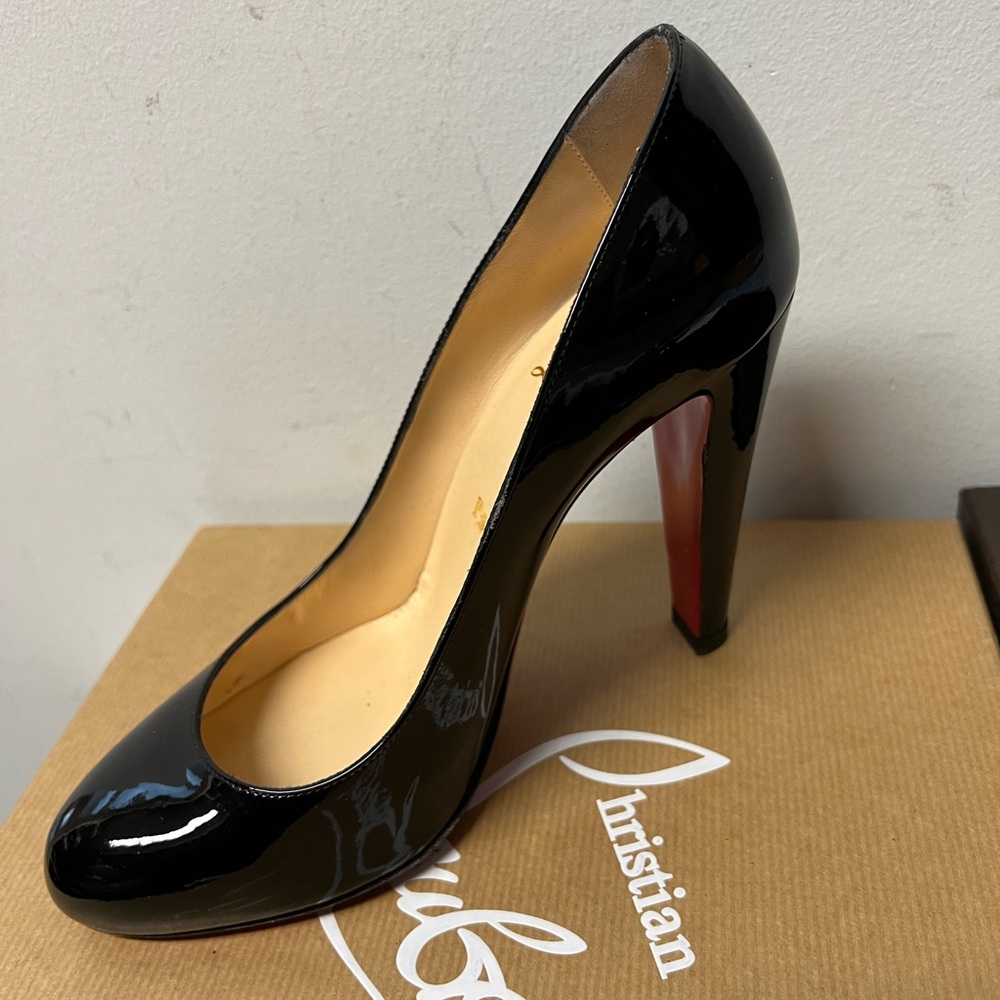 Christian Louboutin Fifita 100 patent pump Size 7.5 European 38. With box